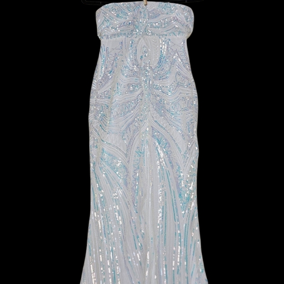 NWT - Stunning White Strapless Mermaid Dress with Iridescent Sequins - XS - Picture 2 of 15
